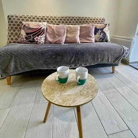 Large 2 - Garden, Pool & Tennis Apartment *